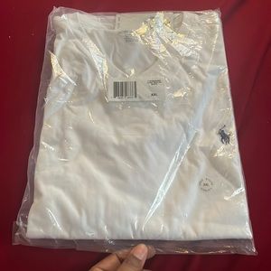 Polo Ralph Lauren
Men's Classic-Fit V Neck T-Shirt XXL (white)